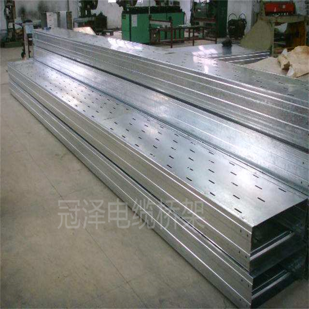<b>托盤式電纜橋架</b>
